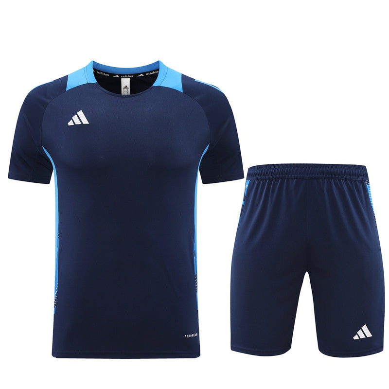 Conjunto de camiseta y pantalón corto Adidas