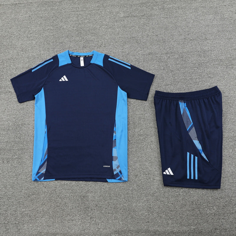 Conjunto de camiseta y pantalón corto Adidas