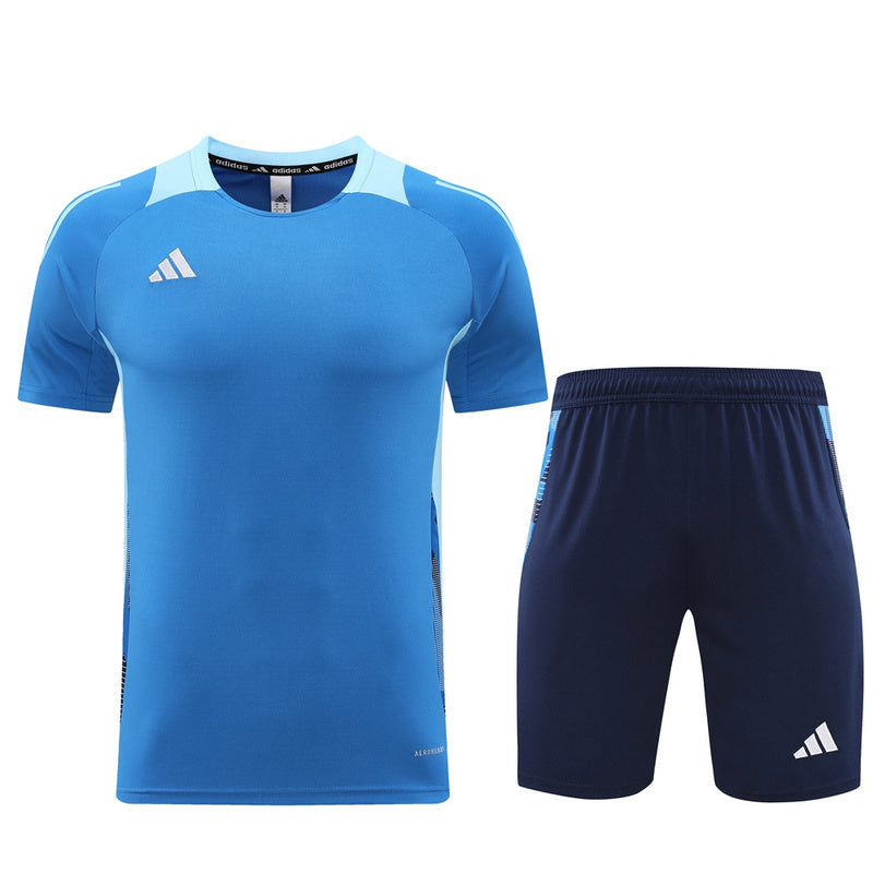 Conjunto de camiseta y pantalón corto Adidas