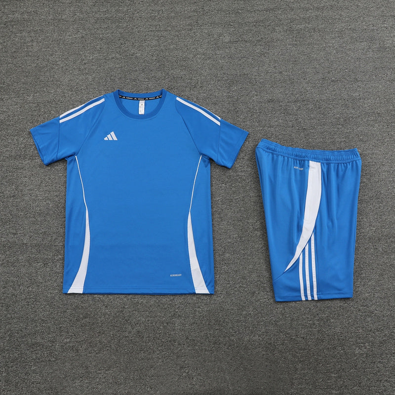 Conjunto de camiseta y pantalón corto Adidas