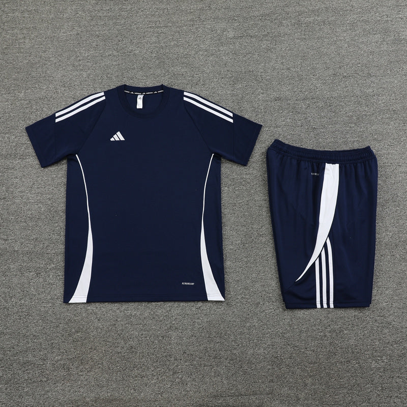 Conjunto de camiseta y pantalón corto Adidas