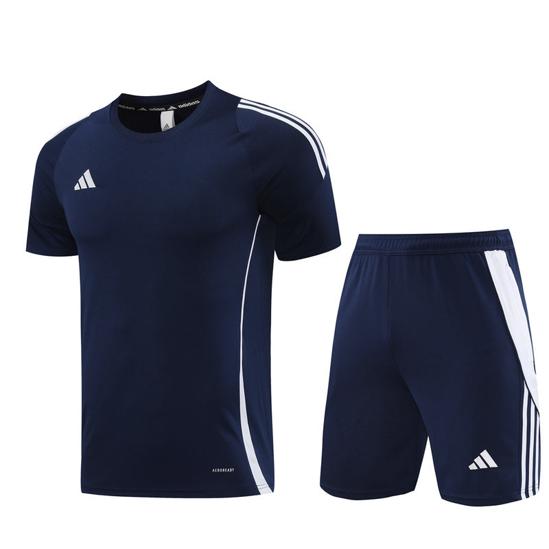 Conjunto de camiseta y pantalón corto Adidas