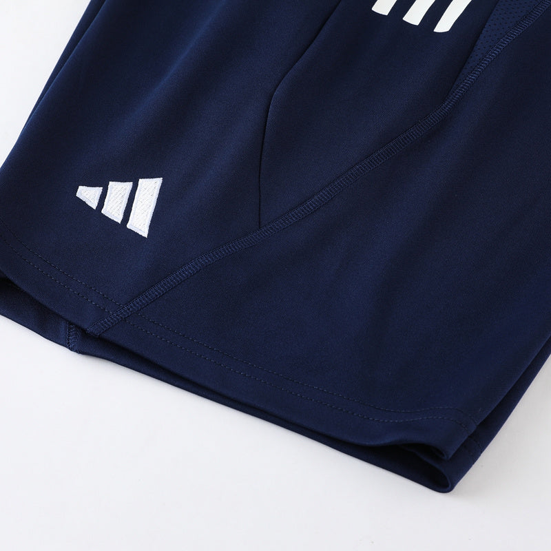 Conjunto de camiseta y pantalón corto Adidas