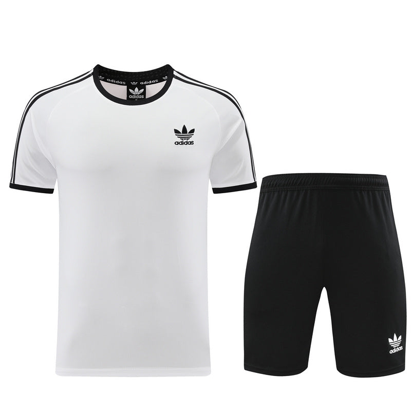 Conjunto de camiseta y pantalón corto Adidas