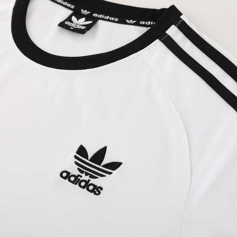 Conjunto de camiseta y pantalón corto Adidas