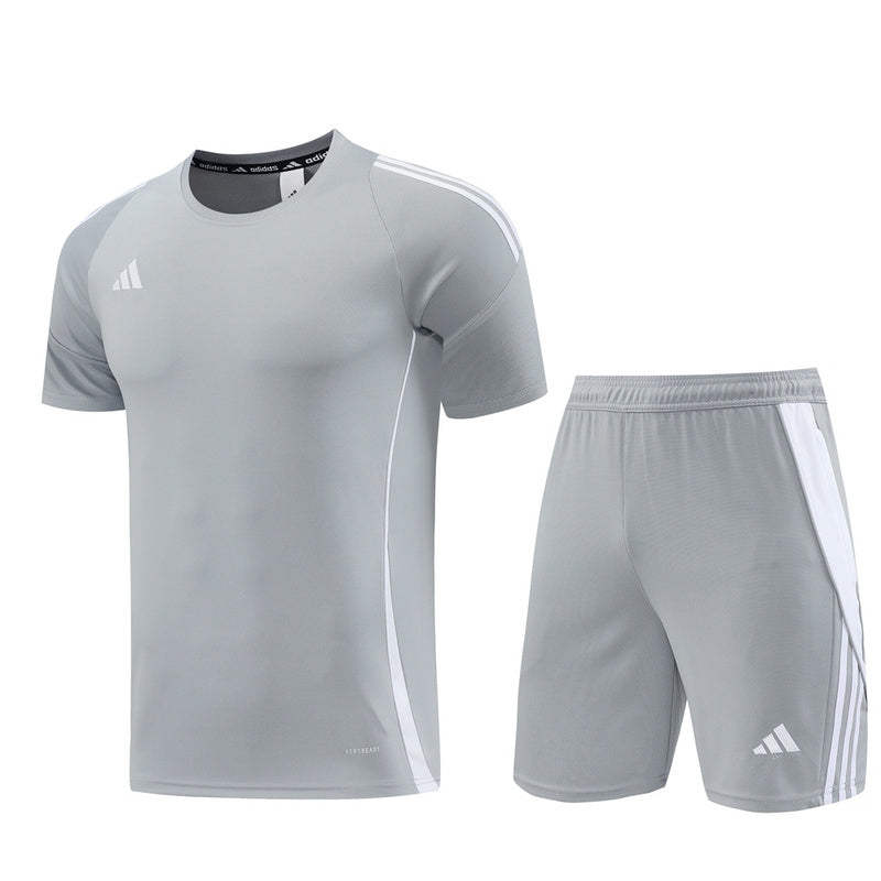 Conjunto de camiseta y pantalón corto Adidas