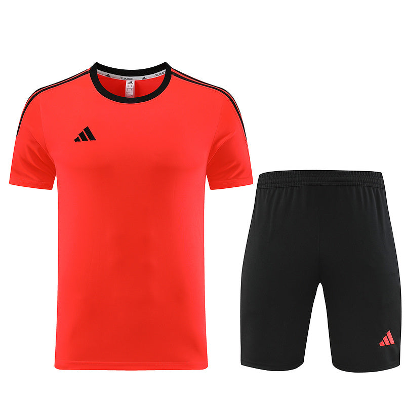 Conjunto de camiseta y pantalón corto Adidas