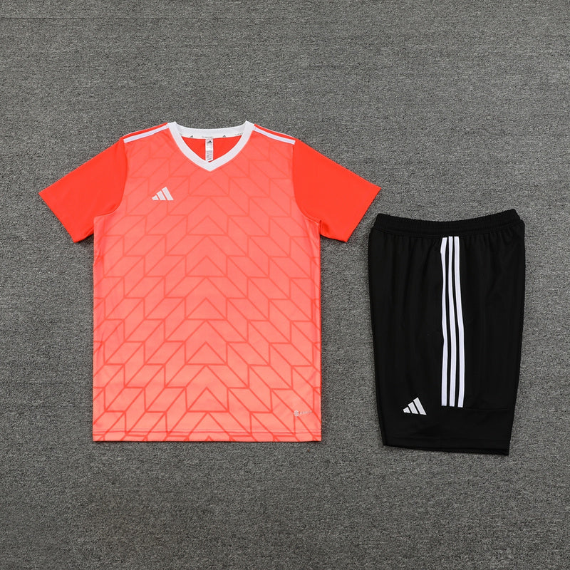 Conjunto de camiseta y pantalón corto Adidas