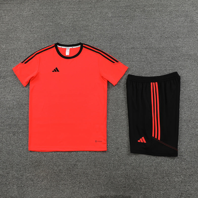 Conjunto de camiseta y pantalón corto Adidas