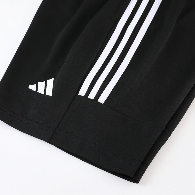 Conjunto de camiseta y pantalón corto Adidas