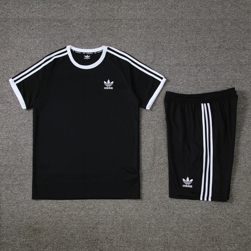 Conjunto de camiseta y pantalón corto Adidas