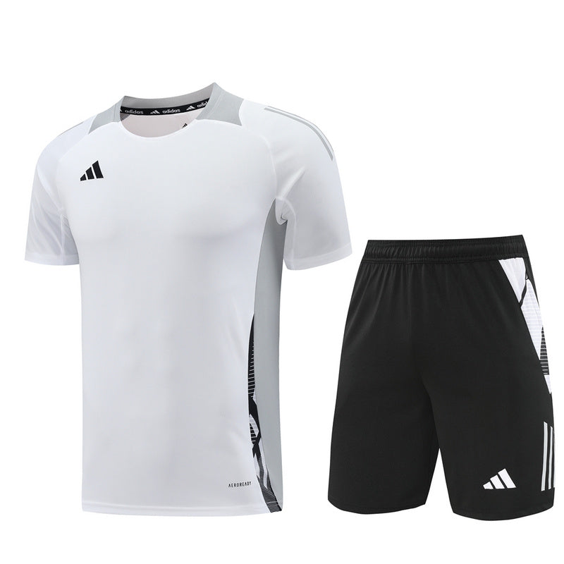 Conjunto de camiseta y pantalón corto Adidas