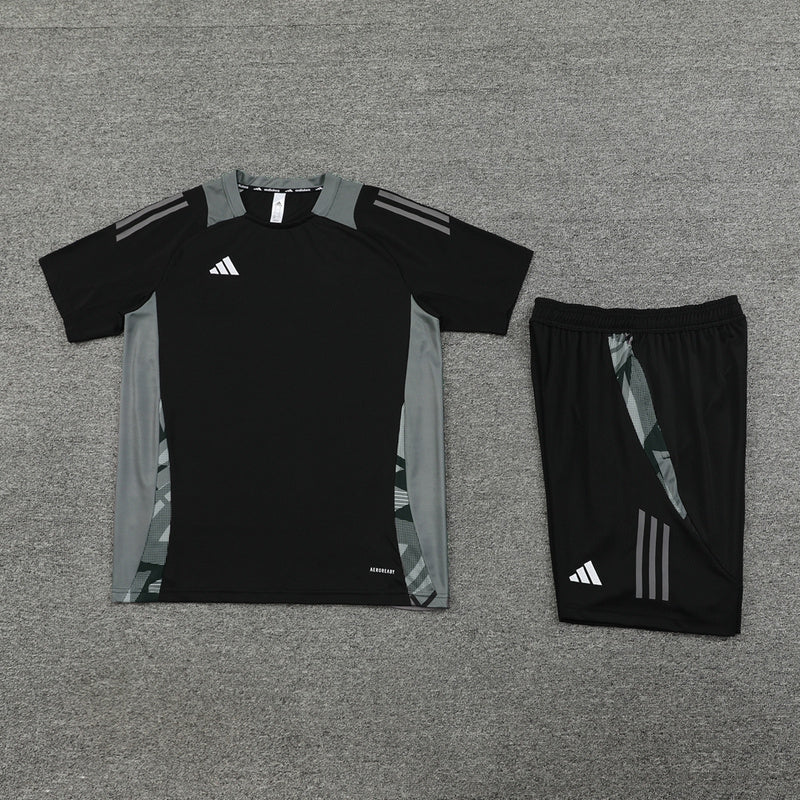 Conjunto de camiseta y pantalón corto Adidas