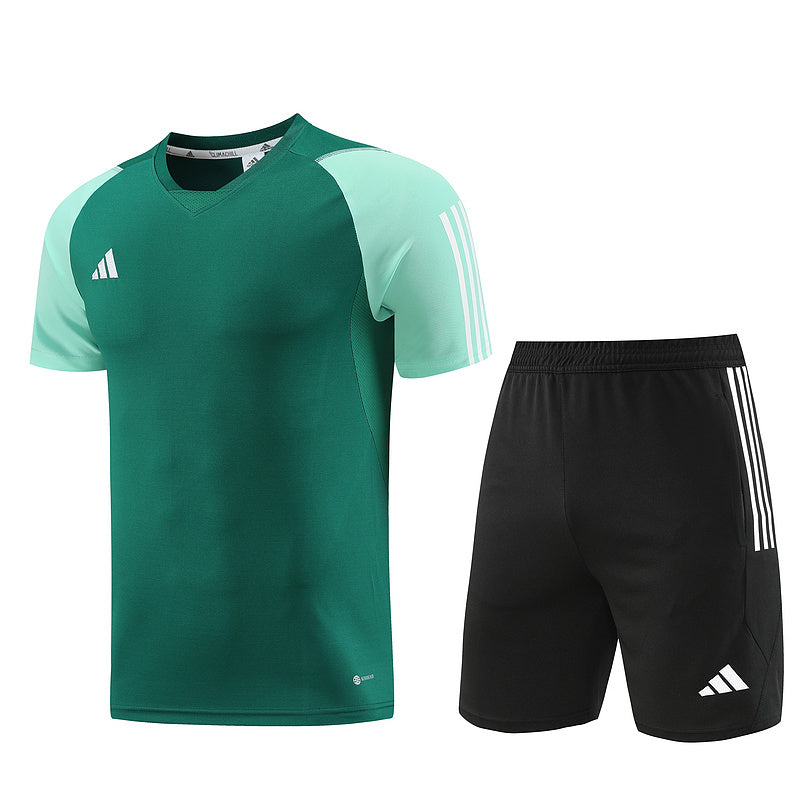 Conjunto de camiseta y pantalón corto Adidas