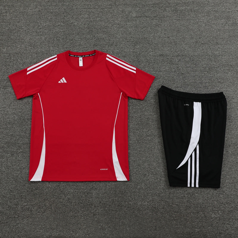 Conjunto de camiseta y pantalón corto Adidas