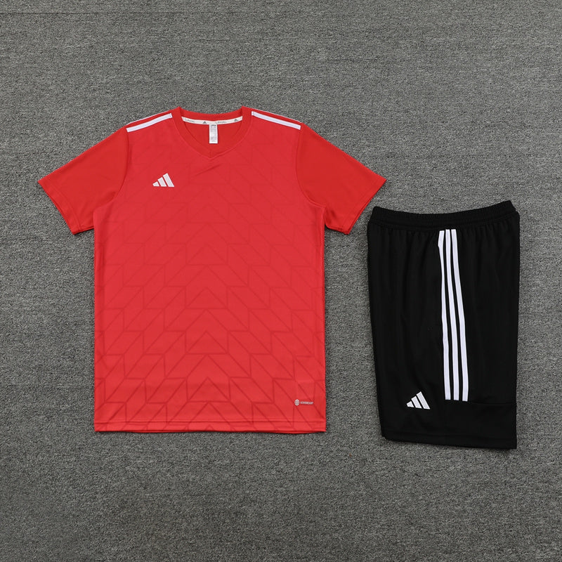 Conjunto de camiseta y pantalón corto Adidas