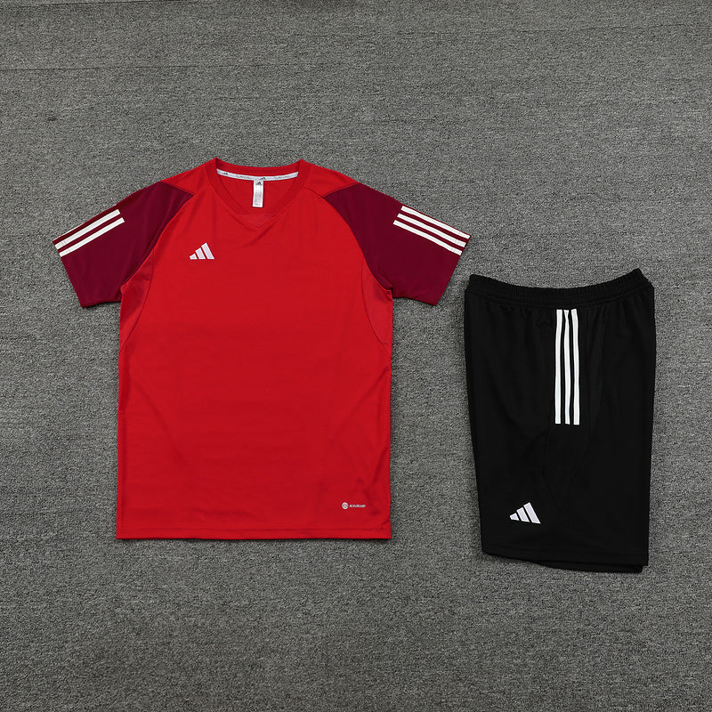 Conjunto de camiseta y pantalón corto Adidas