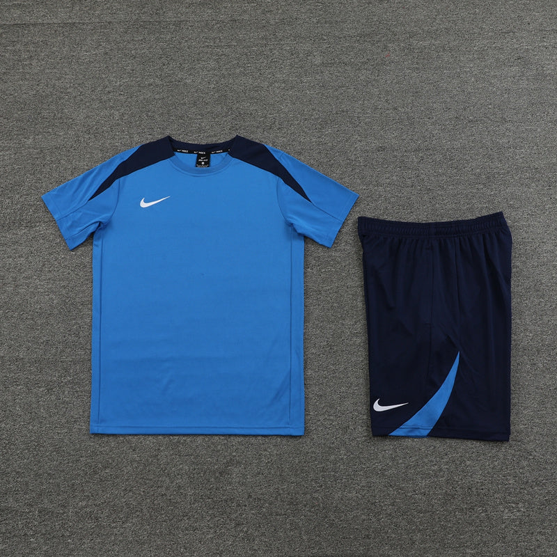 Conjunto de camiseta y pantalón corto Nike