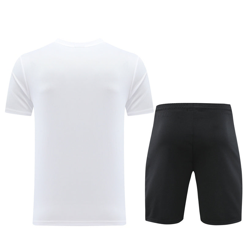 Conjunto de camiseta y pantalón corto Nike