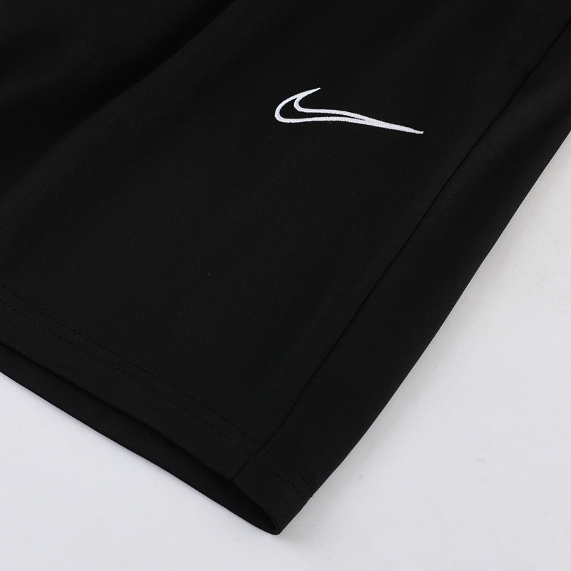 Conjunto de camiseta y pantalón corto Nike