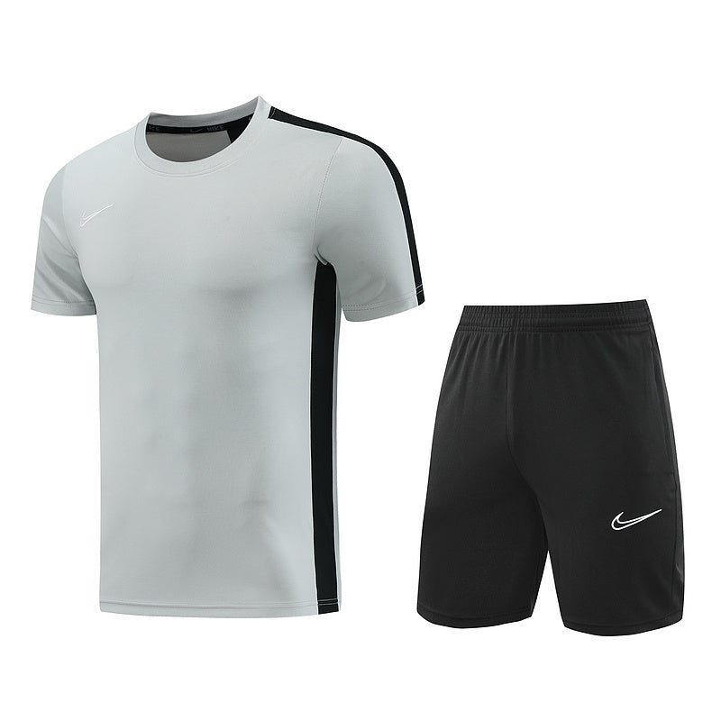 Conjunto de camiseta y pantalón corto Nike