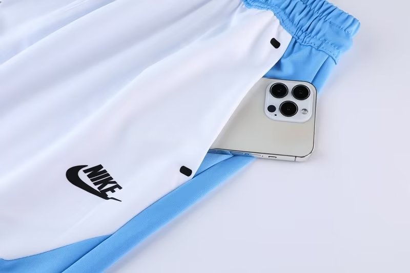 Conjunto de camiseta y pantalón corto Nike