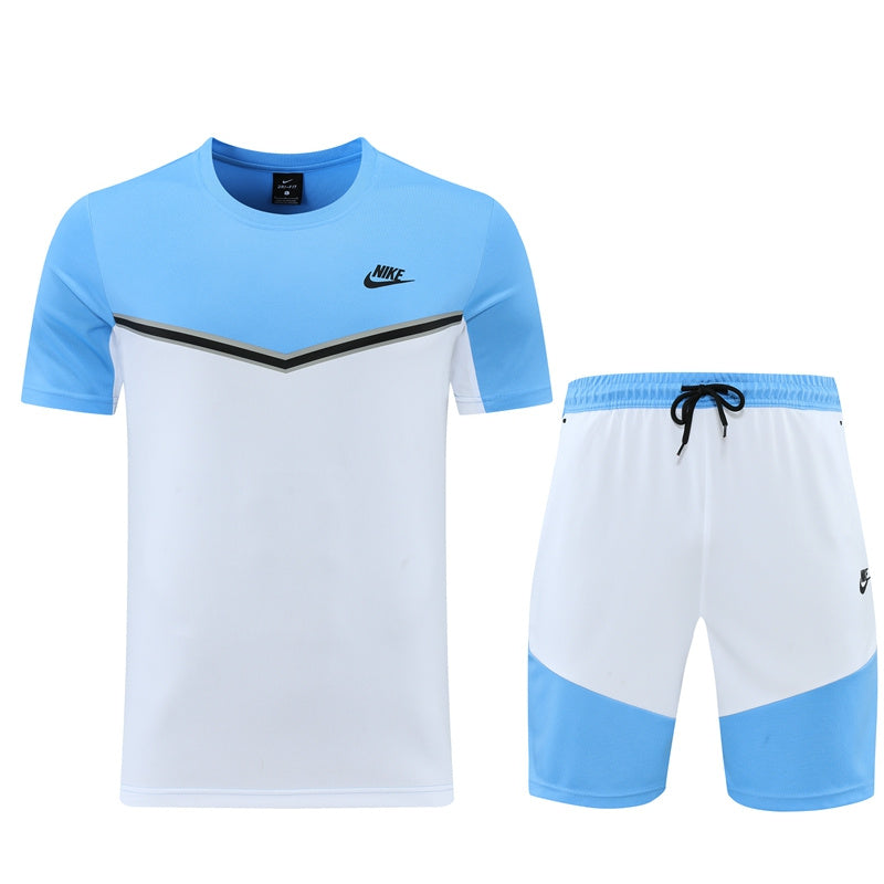 Conjunto de camiseta y pantalón corto Nike