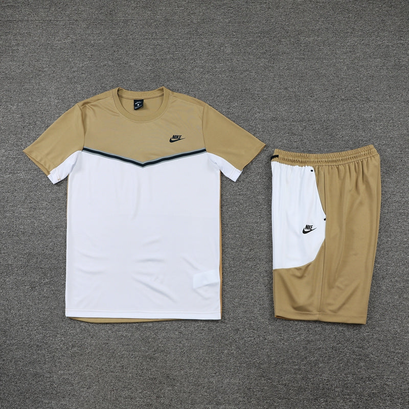 Conjunto de camiseta y pantalón corto Nike