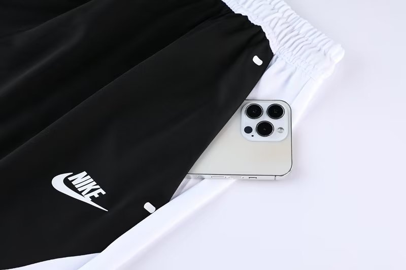 Conjunto de camiseta y pantalón corto Nike