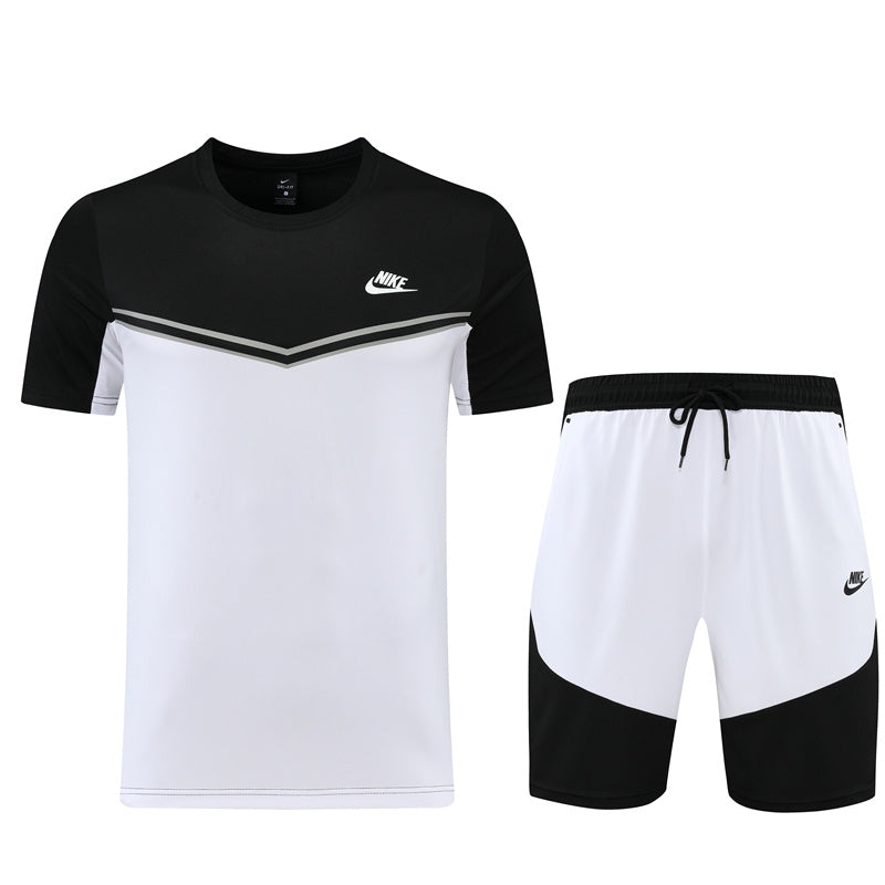 Conjunto de camiseta y pantalón corto Nike